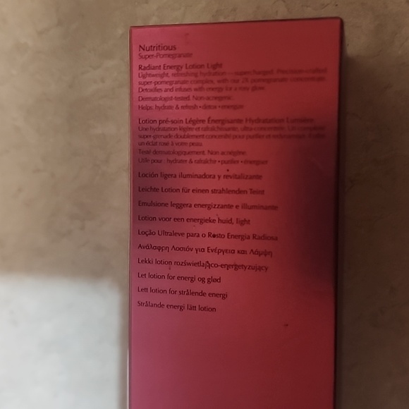 Estée Lauder Nutritious Super-Pomegranate Radiant Energy Lotion Light. NWT - Picture 4 of 4